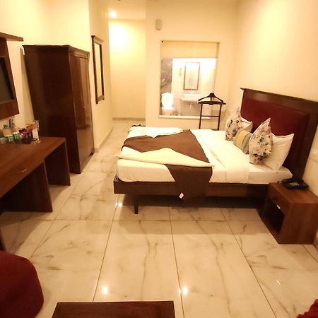 Hotel Vrs Inns Chandīgarh 외부 사진