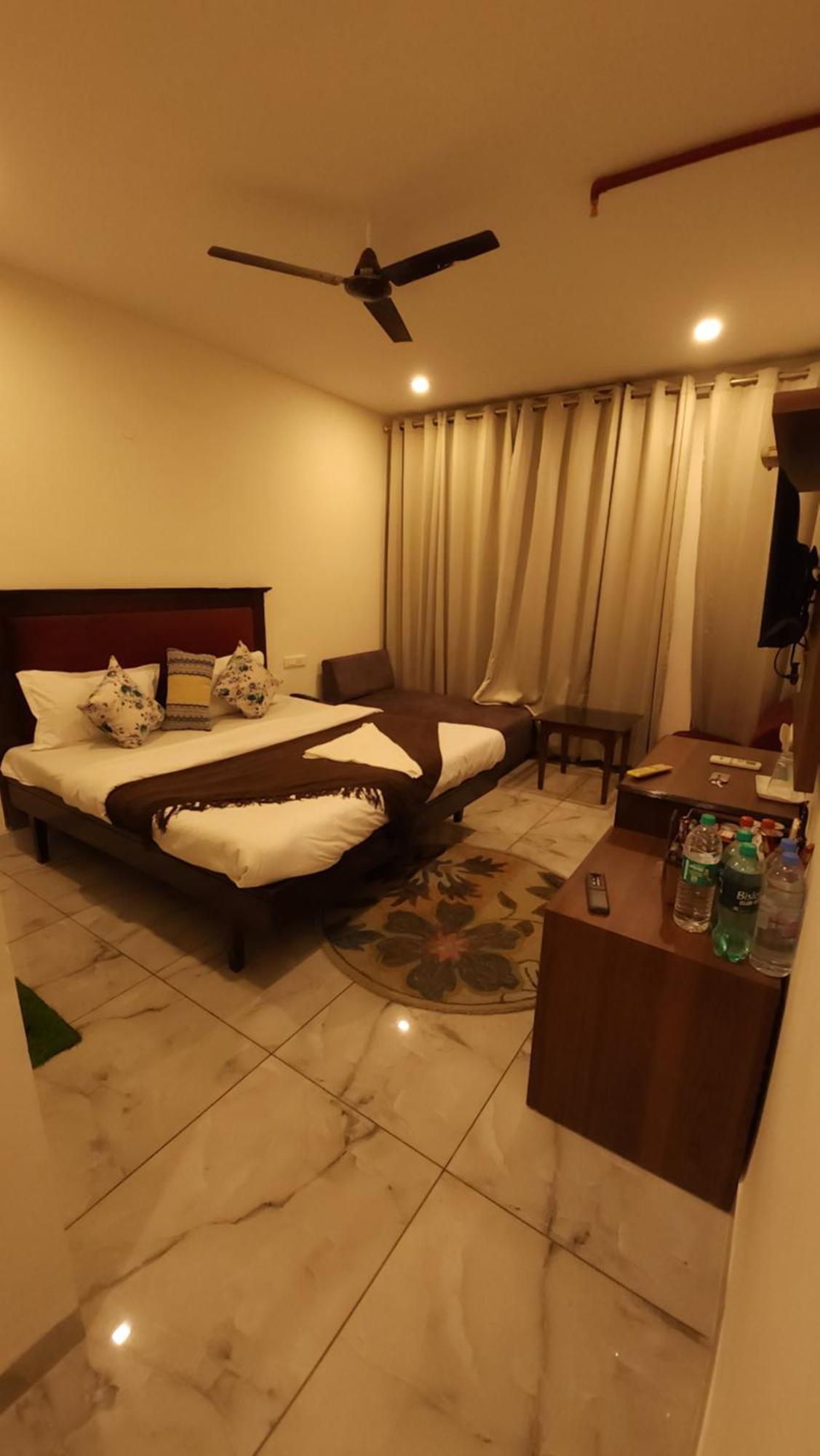 Hotel Vrs Inns Chandīgarh 외부 사진