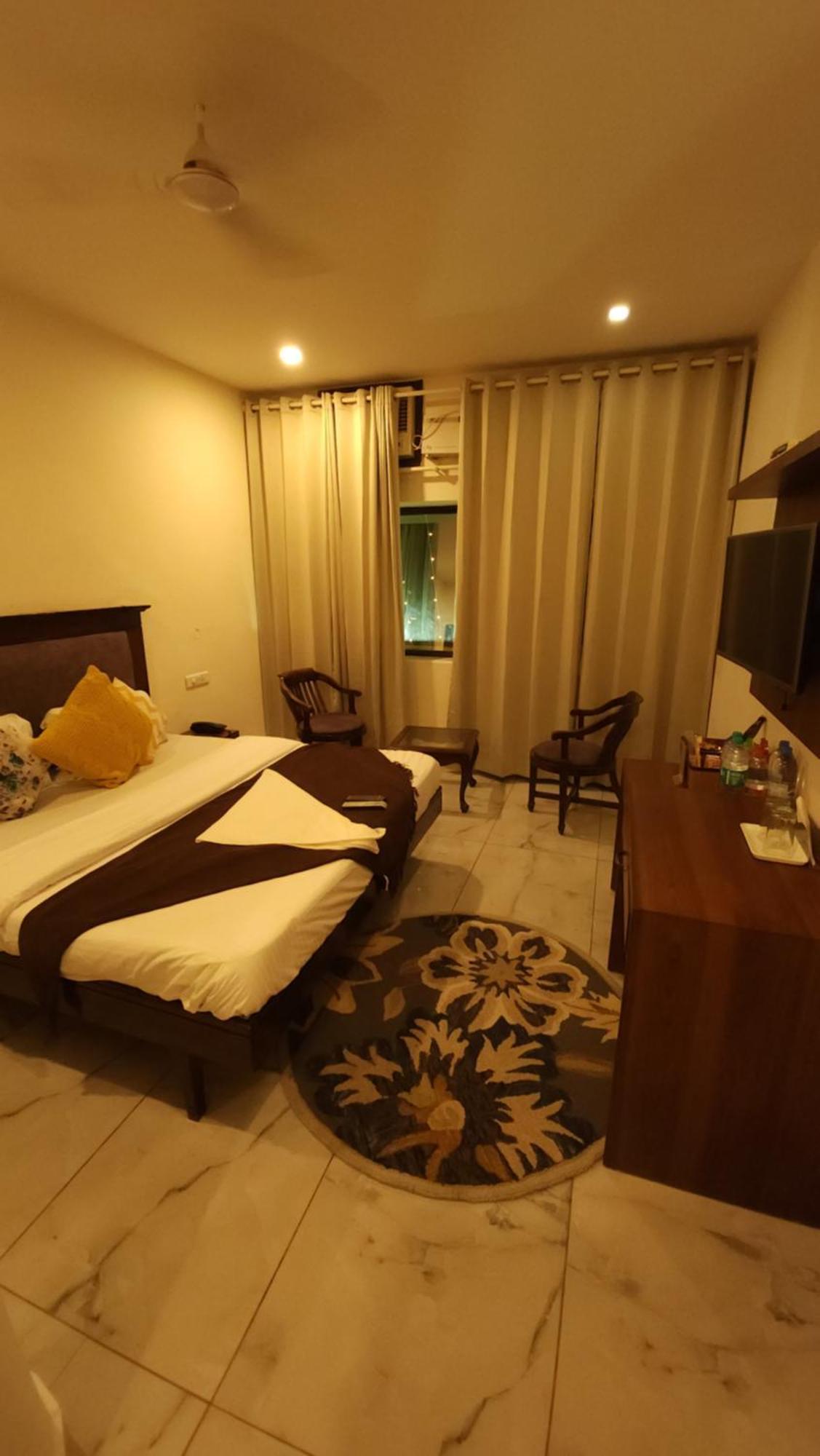 Hotel Vrs Inns Chandīgarh 외부 사진