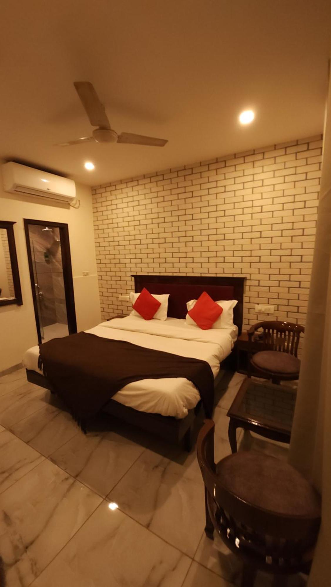 Hotel Vrs Inns Chandīgarh 외부 사진