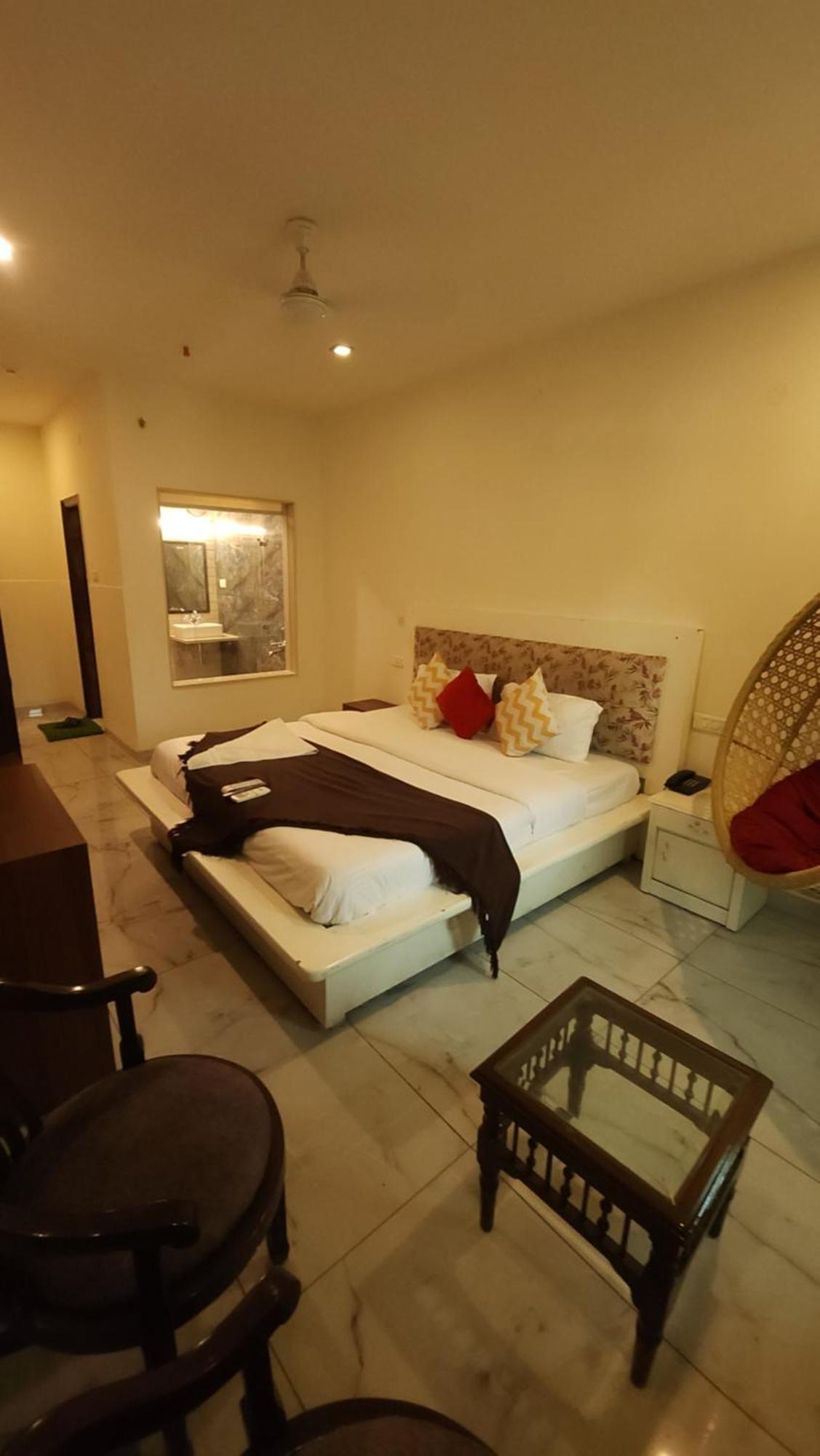 Hotel Vrs Inns Chandīgarh 외부 사진